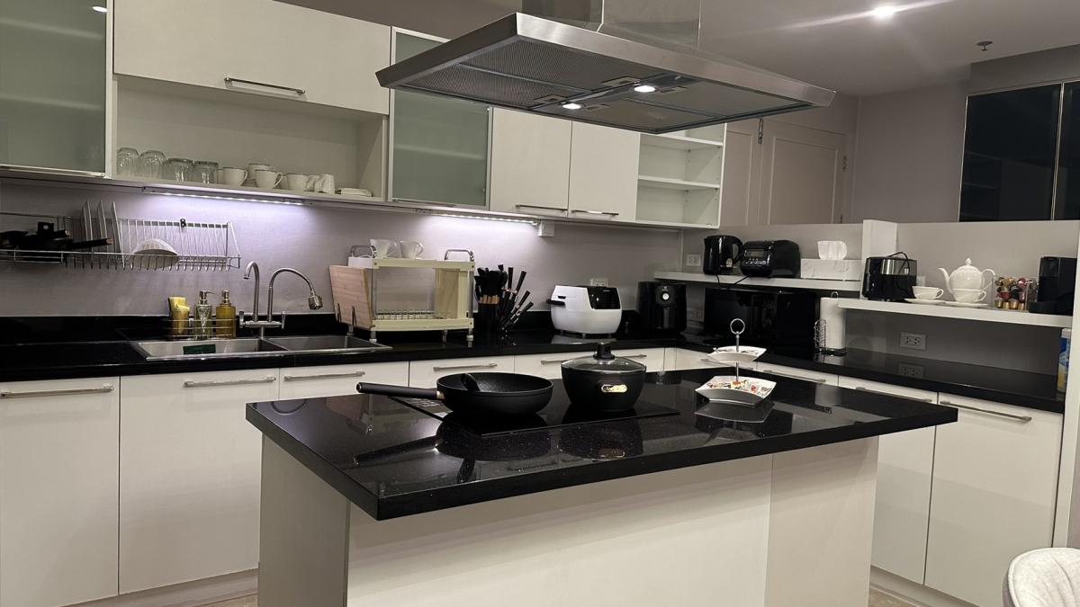 ขายคอนโดสุขุมวิท อโศก ทองหล่อ : 🔥ขายด่วน+🔥ณุศาศิริ แกรนด์ สุขุมวิท 42 ติดรถไฟฟ้า BTS เอกมัย เฟอร์นิเจอร์ครบ พร้อมเข้าอยู่