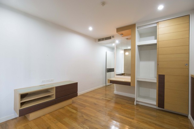 For SaleCondoSilom, Saladaeng, Bangrak : 🔥Urgent Sale+🔥The Royal Saladaeng, near BTS Saladaeng, fully furnished, ready to move in