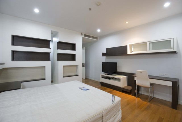 ขายคอนโดสีลม ศาลาแดง บางรัก : 🔥ขายด่วน+🔥เดอะ รอยัล ศาลาแดง ใกล้ BTS ศาลาแดง เฟอร์นิเจอร์ครบ พร้อมเข้าอยู่