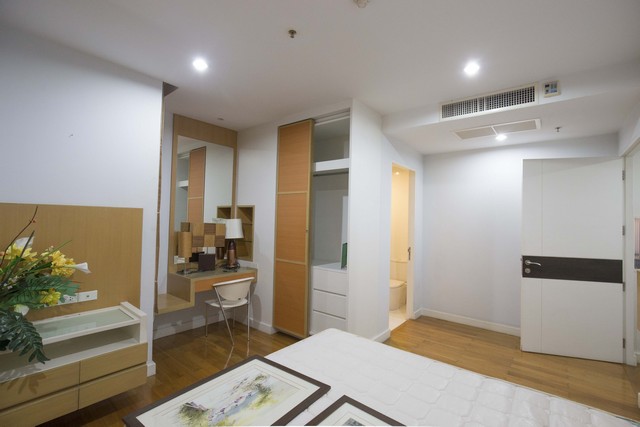 ขายคอนโดสีลม ศาลาแดง บางรัก : 🔥ขายด่วน+🔥เดอะ รอยัล ศาลาแดง ใกล้ BTS ศาลาแดง เฟอร์นิเจอร์ครบ พร้อมเข้าอยู่