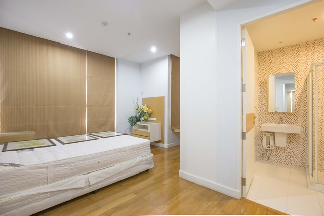 ขายคอนโดสีลม ศาลาแดง บางรัก : 🔥ขายด่วน+🔥เดอะ รอยัล ศาลาแดง ใกล้ BTS ศาลาแดง เฟอร์นิเจอร์ครบ พร้อมเข้าอยู่