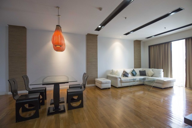 ขายคอนโดสีลม ศาลาแดง บางรัก : 🔥ขายด่วน+🔥เดอะ รอยัล ศาลาแดง ใกล้ BTS ศาลาแดง เฟอร์นิเจอร์ครบ พร้อมเข้าอยู่