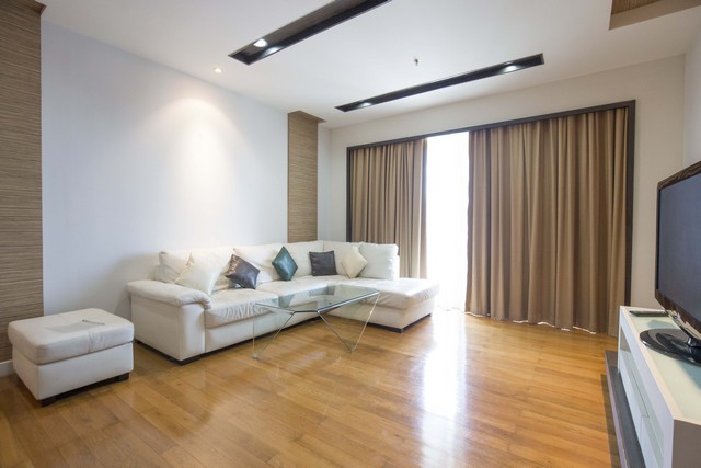 ขายคอนโดสีลม ศาลาแดง บางรัก : 🔥ขายด่วน+🔥เดอะ รอยัล ศาลาแดง ใกล้ BTS ศาลาแดง เฟอร์นิเจอร์ครบ พร้อมเข้าอยู่