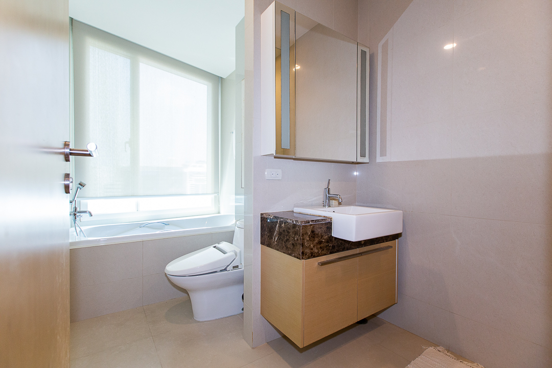 For SaleCondoSukhumvit, Asoke, Thonglor : 🔥Urgent Sale+🔥39 by Sansiri 39, near BTS Phrom Phong, fully furnished, ready to move in