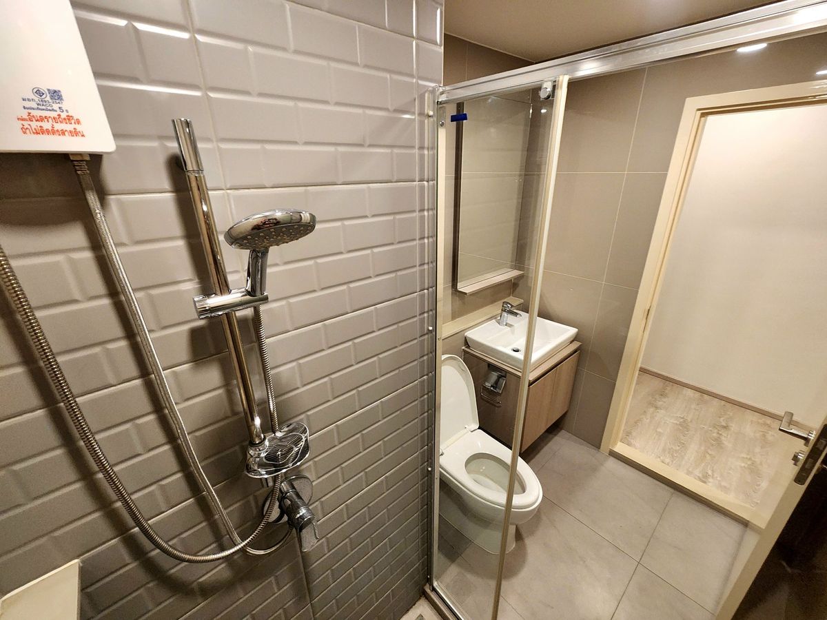 คอนโดปิ่นเกล้า จรัญสนิทวงศ์ : ขายห้องมุม มี 3 ทิศ เหนือ ตะวันตก และทิศใต้ ขายพร้อมอยู่แล้วคอนโด ทำเลศิริราช The Tree จรัญ 30 **แบบ ห้องหายาก 1 ชั้น มี1 ห้อง **โทนขาวมินิมอล