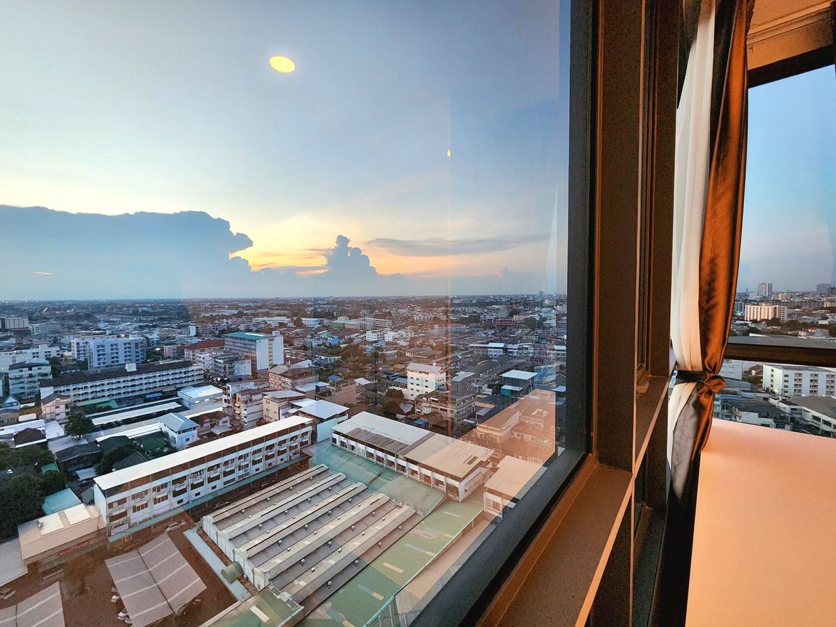 คอนโดปิ่นเกล้า จรัญสนิทวงศ์ : ขายห้องมุม มี 3 ทิศ เหนือ ตะวันตก และทิศใต้ ขายพร้อมอยู่แล้วคอนโด ทำเลศิริราช The Tree จรัญ 30 **แบบ ห้องหายาก 1 ชั้น มี1 ห้อง **โทนขาวมินิมอล