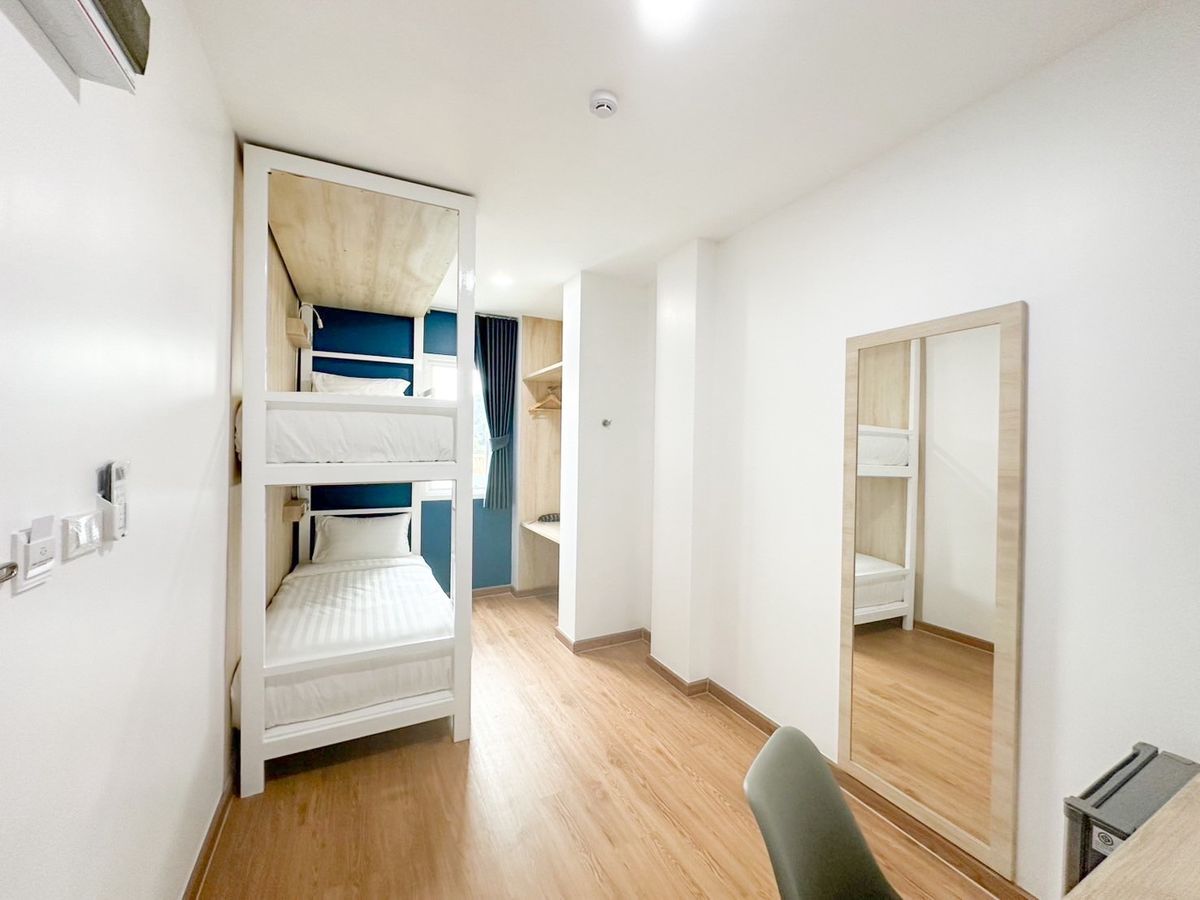 For RentPinklao, Charansanitwong : Line ID: @zimple_asset New Cozy Daily Room Stay ✨ Modern, clean, and safe rooms in a convenient location. Next to Yanhee Hospital, only 180 m from MRT Bang Or