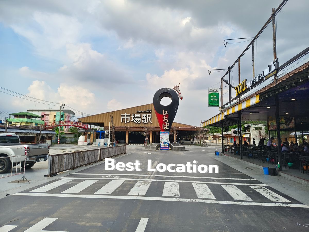 For RentWarehouseNawamin, Ramindra : Warehouse for rent, 12,000 sq.m. (Can be rented separately) next to Ram Intra Km. 9 MRT Station. Price: 138 baht/sq.m.
