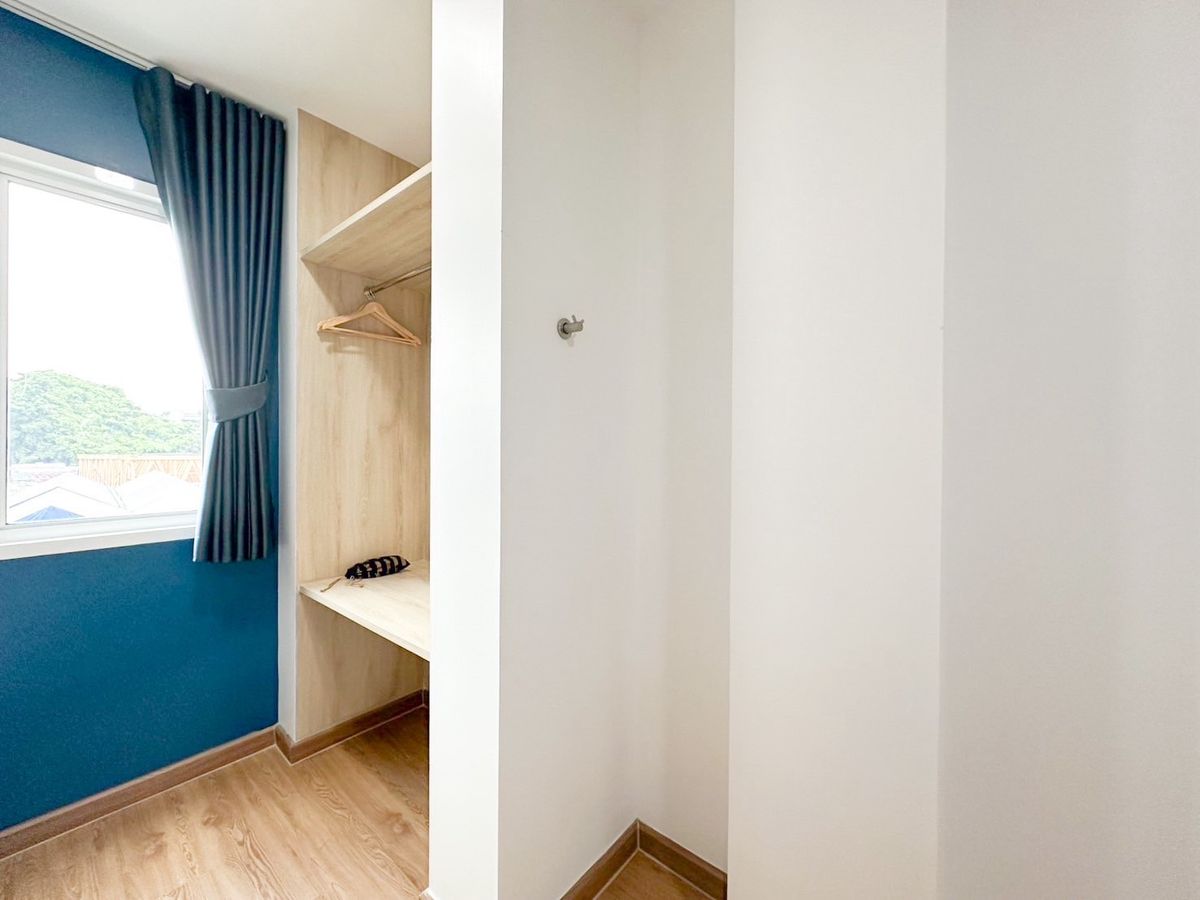 For RentPinklao, Charansanitwong : Line ID: @zimple_asset New Cozy Daily Room Stay ✨ Modern, clean, and safe rooms in a convenient location. Next to Yanhee Hospital, only 180 m from MRT Bang Or