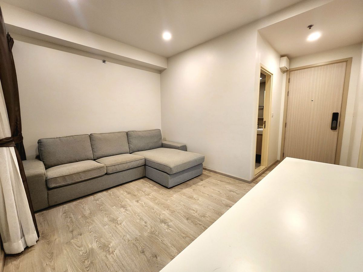 คอนโดปิ่นเกล้า จรัญสนิทวงศ์ : ขายห้องมุม มี 3 ทิศ เหนือ ตะวันตก และทิศใต้ ขายพร้อมอยู่แล้วคอนโด ทำเลศิริราช The Tree จรัญ 30 **แบบ ห้องหายาก 1 ชั้น มี1 ห้อง **โทนขาวมินิมอล