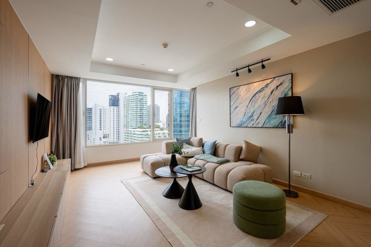 For SaleCondoSukhumvit, Asoke, Thonglor : 📢👇Newly renovated, place to live in one of the best area in BKK, easily traveling to Thonglor, Petchaburi, Ekamai, private lift, big balcony, unblocked city view , nice modern decoration, near Donki mall, ready to move in 