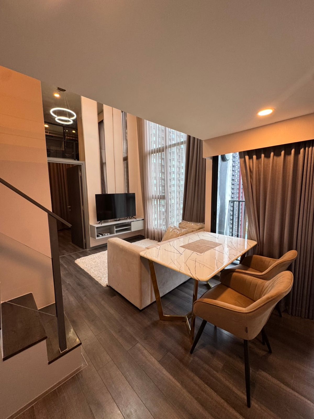 ให้เช่าคอนโดพระราม 9 เพชรบุรีตัดใหม่ RCA : 🔥 For Rent Duplex 2Bedrooms 🔥 Knightbrige Space Rama9