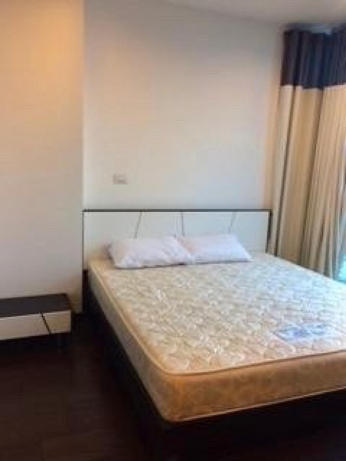 For RentCondoRatchathewi,Phayathai : Beautiful and ready to move in! 2 bedrooms at Ideo Q Phayathai, close to BTS for only 38,000฿/monthUltimate city living convenience with fitness, garden, and 24-hour security. Don't miss a beat!