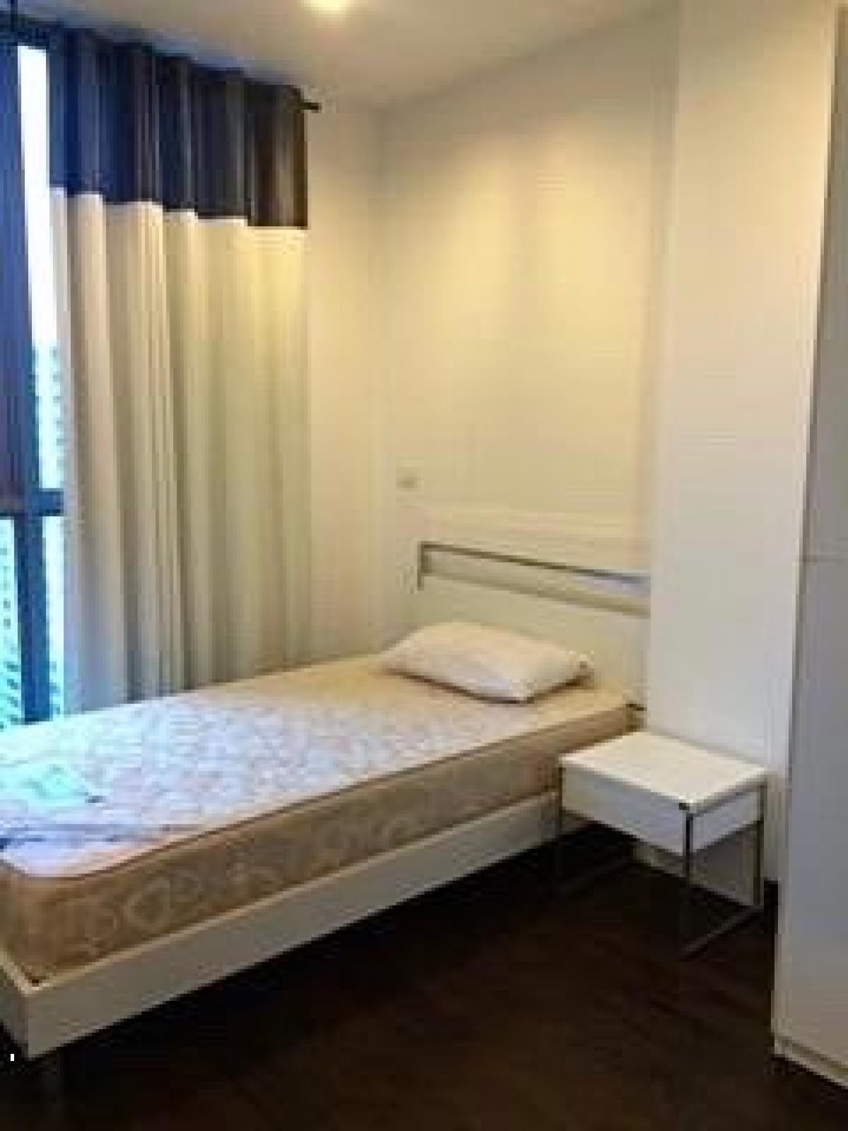 For RentCondoRatchathewi,Phayathai : Beautiful and ready to move in! 2 bedrooms at Ideo Q Phayathai, close to BTS for only 38,000฿/monthUltimate city living convenience with fitness, garden, and 24-hour security. Don't miss a beat!