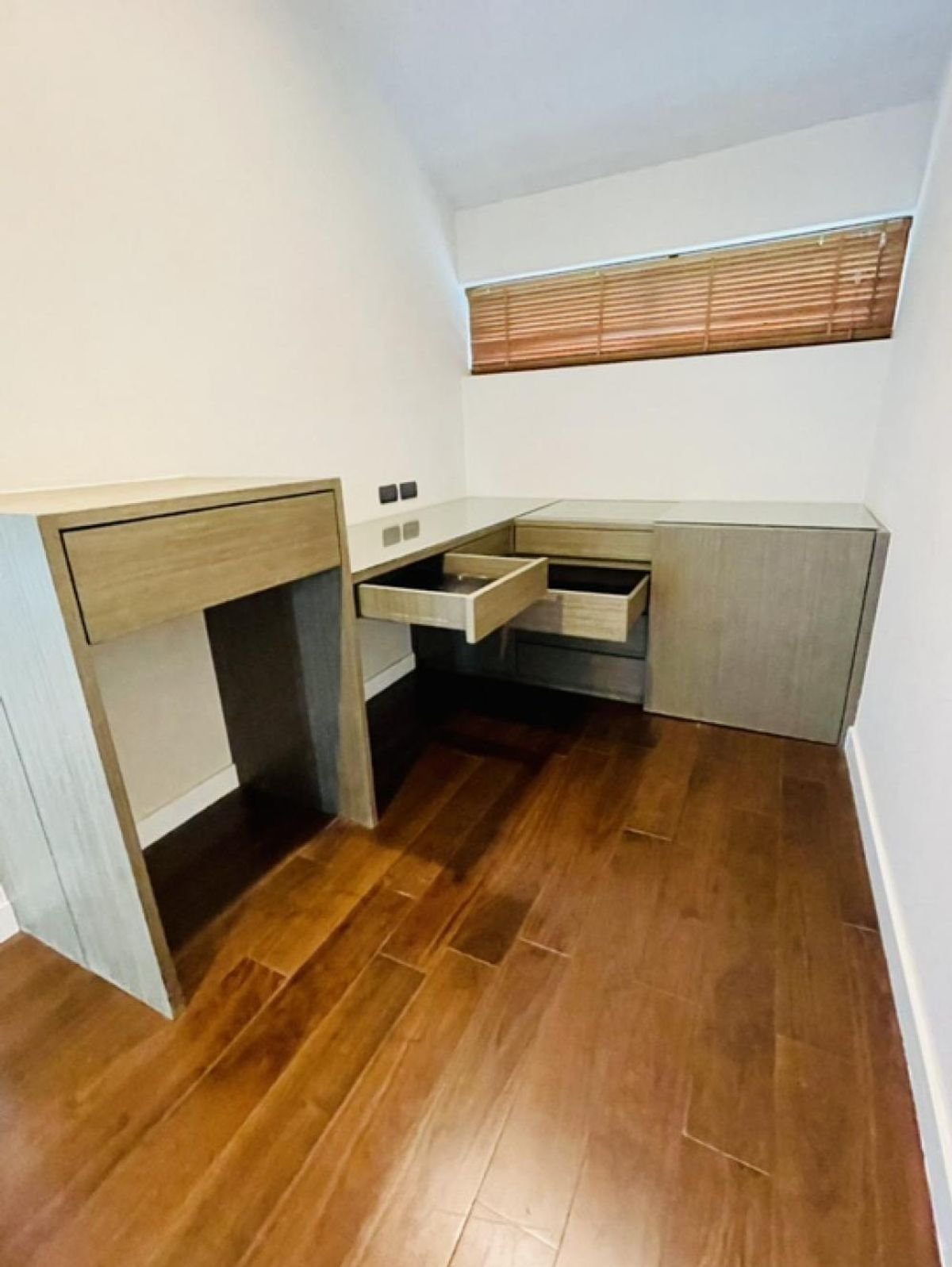 ขายบ้านเลียบทางด่วนรามอินทรา : 54.4ตรว 4นอน4น้ำ บ้านเดี่ยว 3 ชั้น ไพรเวท เนอวานา เรสสิเดนซ์ 