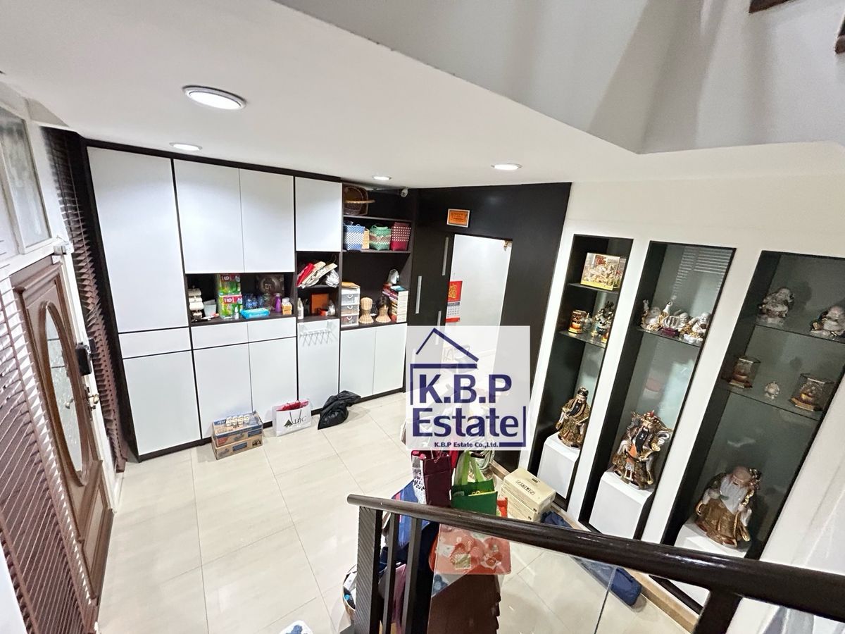 ขายทาวน์โฮมสาทร นราธิวาส : ขายบ้านกลางกรุงสาทร-นราธิวาส 4ชั้น 5 ห้องนอน 6 ห้องน้ำ 23.40ตร.วา /277 ตรม. นัดชมโทร.0645254286