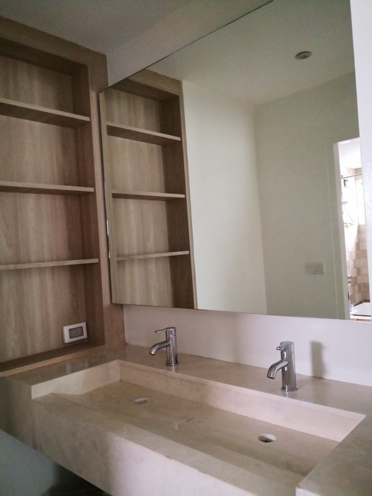 ขายคอนโดสีลม ศาลาแดง บางรัก : Investment Unit – Surawong City Resort | Corner Room in Silom CBD พร้อมผู้เช่า รับรายได้ 30K–35K/เดือนทันที