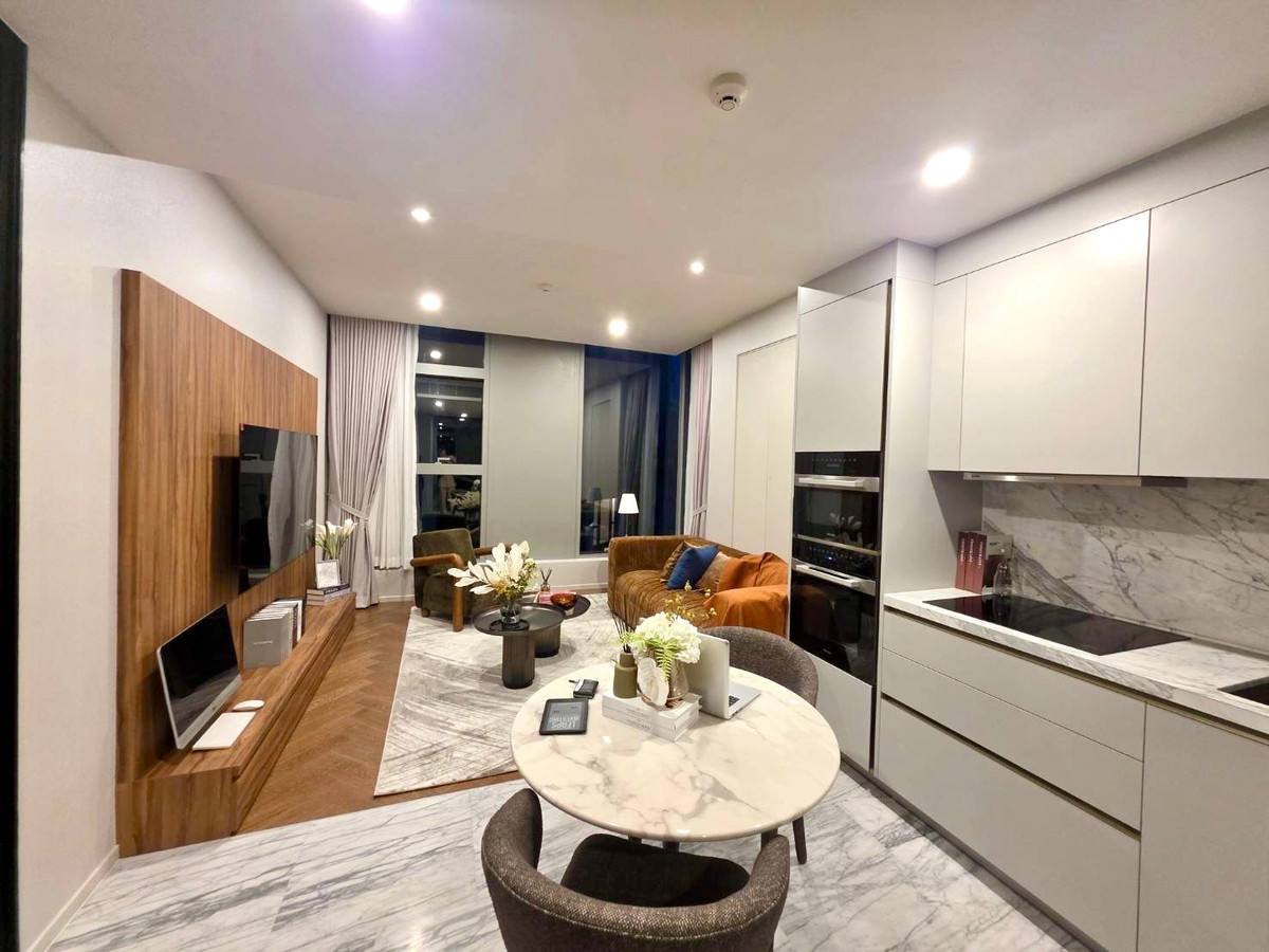 คอนโดสุขุมวิท อโศก ทองหล่อ : The Residences 38: 1bed 1bath 57sqm. Sell: 22,900,000 Rent: 90,000 Am: 0656199198