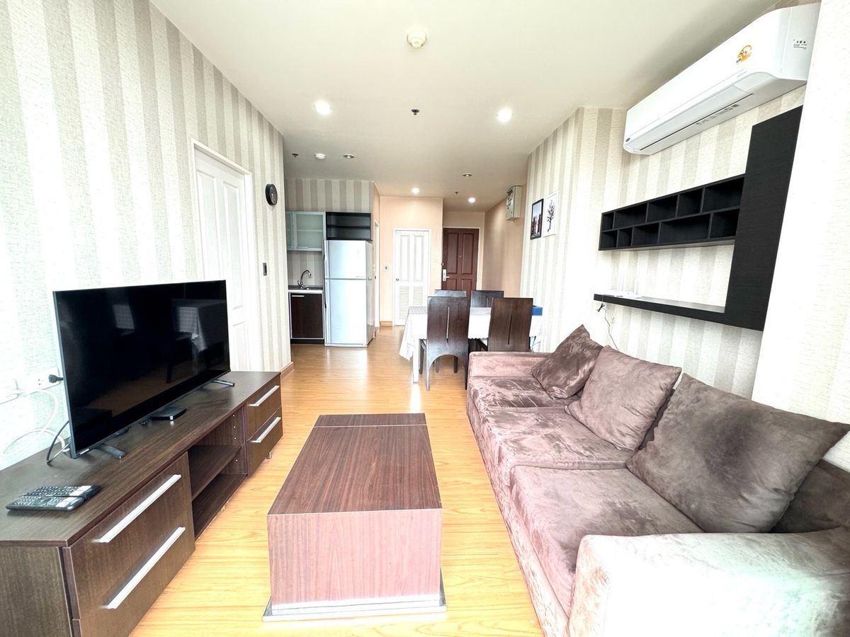 For RentCondoSathorn, Narathiwat : Available: The Complete Narathiwat Condo, large 2-bedroom, 2-bathroom unit.