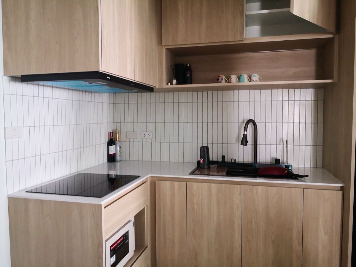 ขายคอนโดสีลม ศาลาแดง บางรัก : Investment Unit – Surawong City Resort | Corner Room in Silom CBD พร้อมผู้เช่า รับรายได้ 30K–35K/เดือนทันที