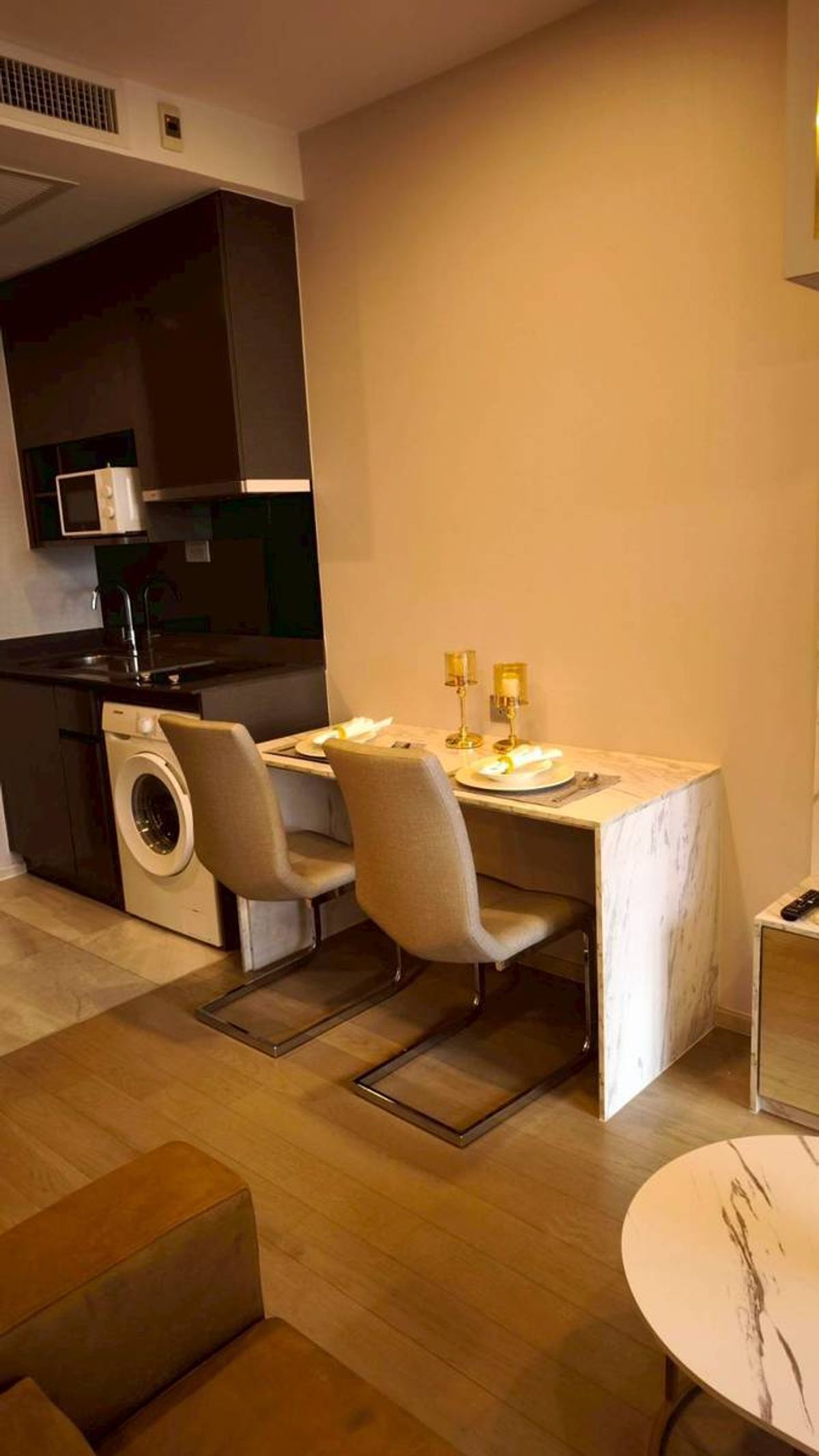 ให้เช่าคอนโดสุขุมวิท อโศก ทองหล่อ : Ashton Asoke, Available For Rent, Fully Furnished, Ready to move in สอบถามได้ครับ