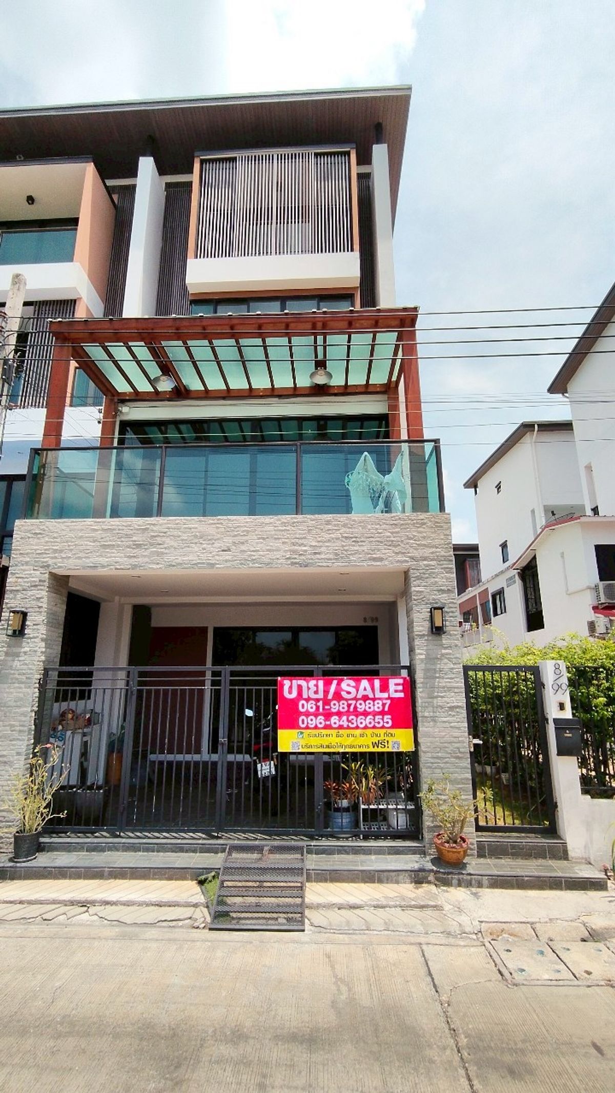 For SaleTownhomeRama 2, Bang Khun Thian : 3 -story premium townhome for sale. Project & quot; Anin Town, Sea Candle 7 & Quot; (Tha Kham Rama 2) 📍 House, auspicious number 8/99, plot 98 - back, corner, good location, beautiful space, beautiful side with an area of ​​26.40 square wah | Usable 220 s