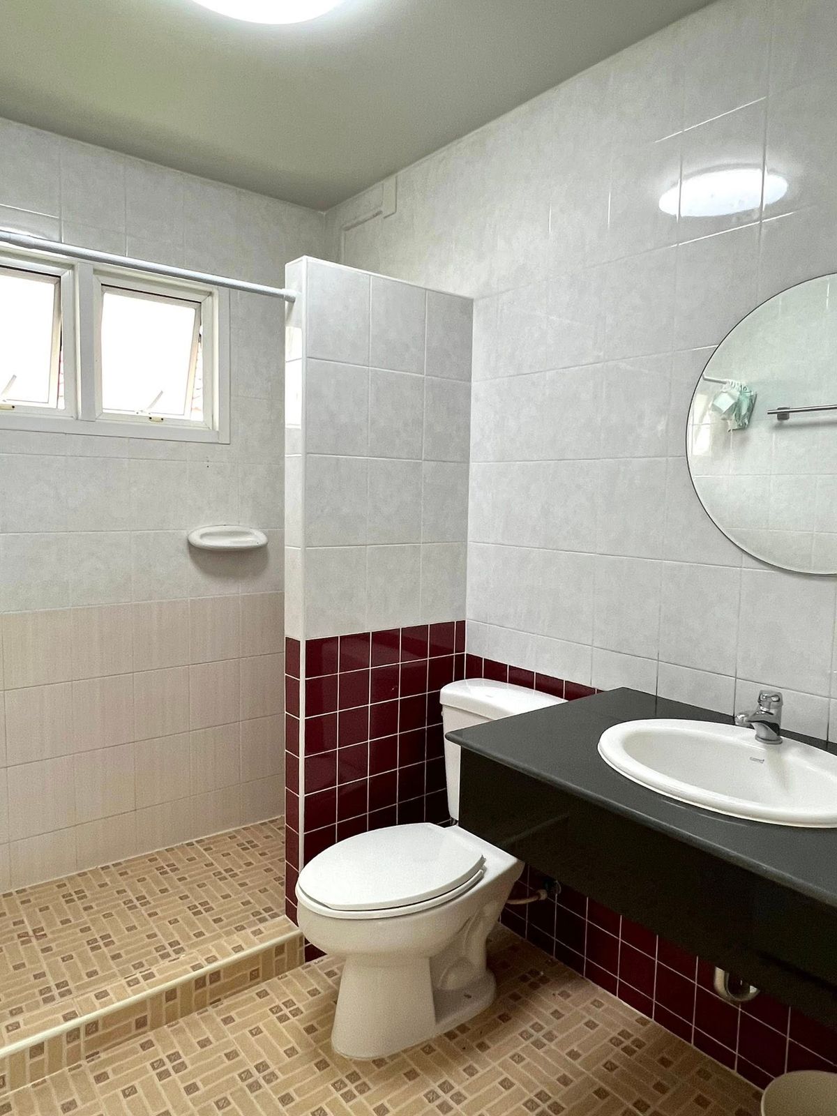 HouseLadkrabang, Suwannaphum Airport : 🌟 Detached 2-Storey House for Sale/Rent in Prawet-Suvarnabhumi – Spacious 3 Bedrooms, 3 Bathrooms, 1 Maid Room, Fully Furnished and Move-In Ready, Convenient Location Near Expressways and Suvarnabhumi Airport