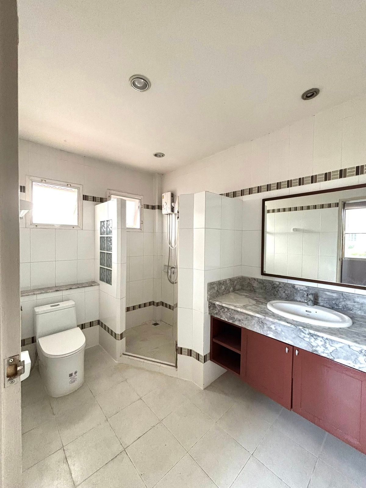 บ้านลาดพร้าว101 แฮปปี้แลนด์ : 🌟 ขาย/ให้เช่าบ้านเดี่ยว 2 ชั้น โครงการ Krongthong Villa Park ทำเลบางกะปิ ขนาดใหญ่ 3 ห้องนอน 3 ห้องน้ำ พร้อมที่จอดรถ 1-2 คัน ตกแต่งครบพร้อมเข้าอยู่ เหมาะสำหรับครอบครัว เดินทางสะดวก ใกล้ห้างสรรพสินค้า โรงเรียน โรงพยาบาล