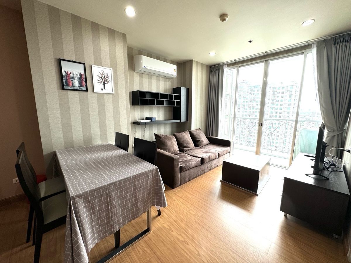 For RentCondoSathorn, Narathiwat : Available: The Complete Narathiwat Condo, large 2-bedroom, 2-bathroom unit.