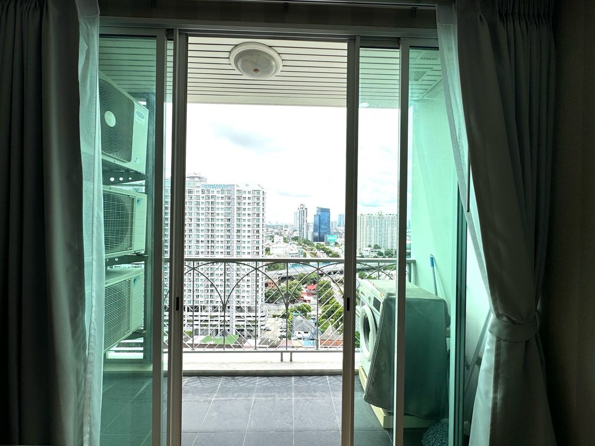 For RentCondoSathorn, Narathiwat : Available: The Complete Narathiwat Condo, large 2-bedroom, 2-bathroom unit.