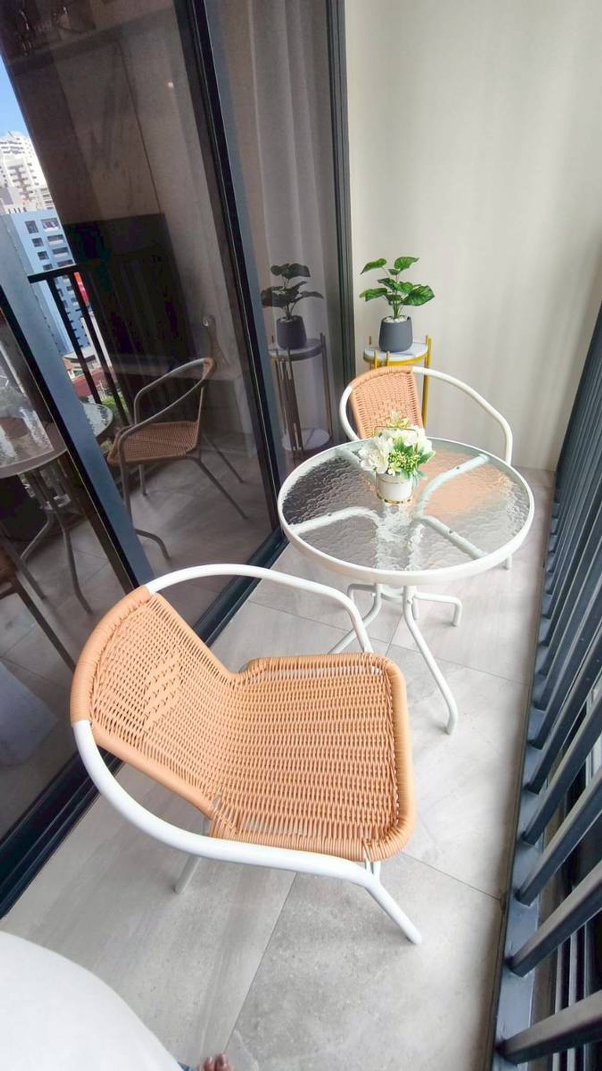 ให้เช่าคอนโดสุขุมวิท อโศก ทองหล่อ : Ashton Asoke, Available For Rent, Fully Furnished, Ready to move in สอบถามได้ครับ