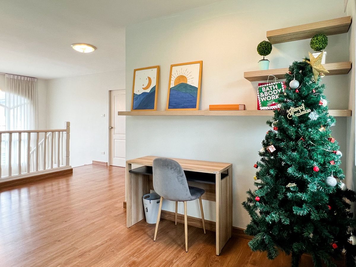 HouseLadkrabang, Suwannaphum Airport : 🌟 Detached 2-Storey House for Sale/Rent in Prawet-Suvarnabhumi – Spacious 3 Bedrooms, 3 Bathrooms, 1 Maid Room, Fully Furnished and Move-In Ready, Convenient Location Near Expressways and Suvarnabhumi Airport