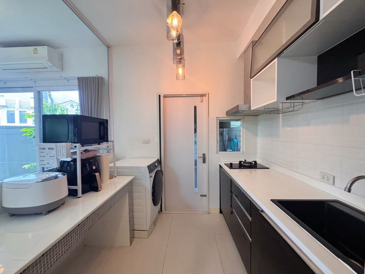 ให้เช่าทาวน์โฮมบางนา แบริ่ง ลาซาล : 💥ForRent💥3Bed • Indy Bangna-Ramkhamhang 2 🏡 Near Mega Bangna ✨ Duplex ‼️Corner House with Private Garden 🌳 Ready to move in ‼️