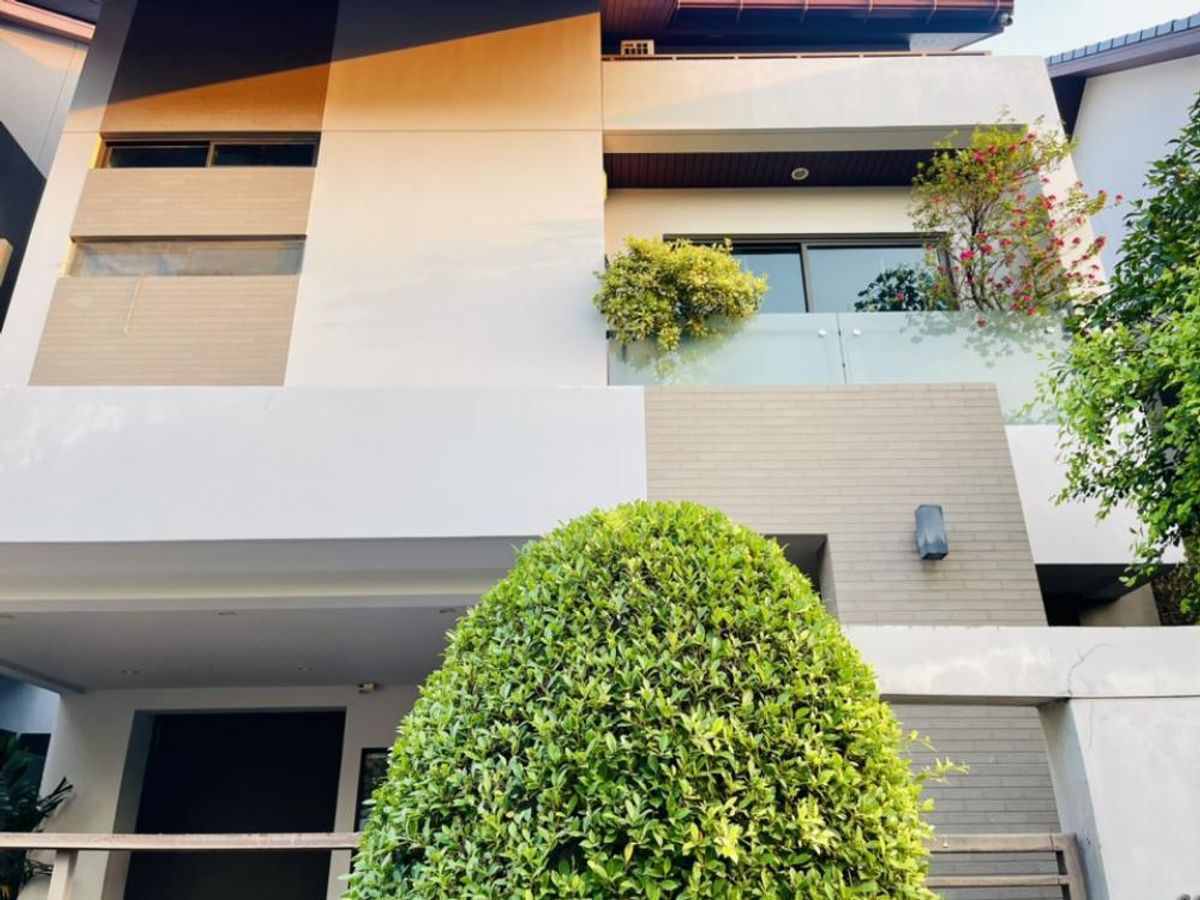 ขายบ้านเลียบทางด่วนรามอินทรา : 54.4ตรว 4นอน4น้ำ บ้านเดี่ยว 3 ชั้น ไพรเวท เนอวานา เรสสิเดนซ์ 