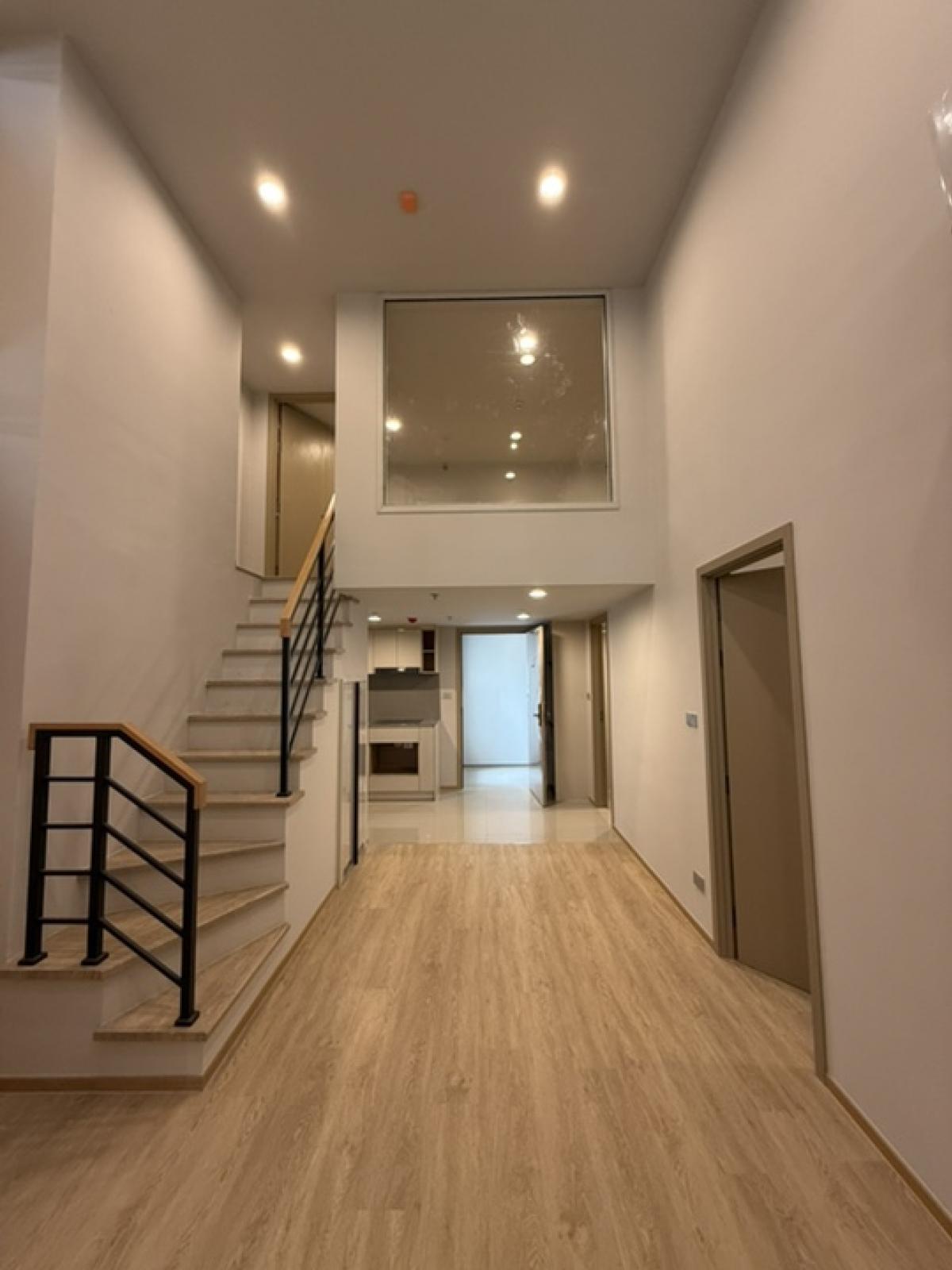 ขายดาวน์คอนโดสยาม จุฬา สามย่าน : ห้องสวย มุมดีที่สุด !! ขายดาวน์ด่วนมาก คัลเจอร์จุฬา สามย่าน สองห้องสองห้องน้ำ 66ตรม ถูกมาก 13,990,000 mb