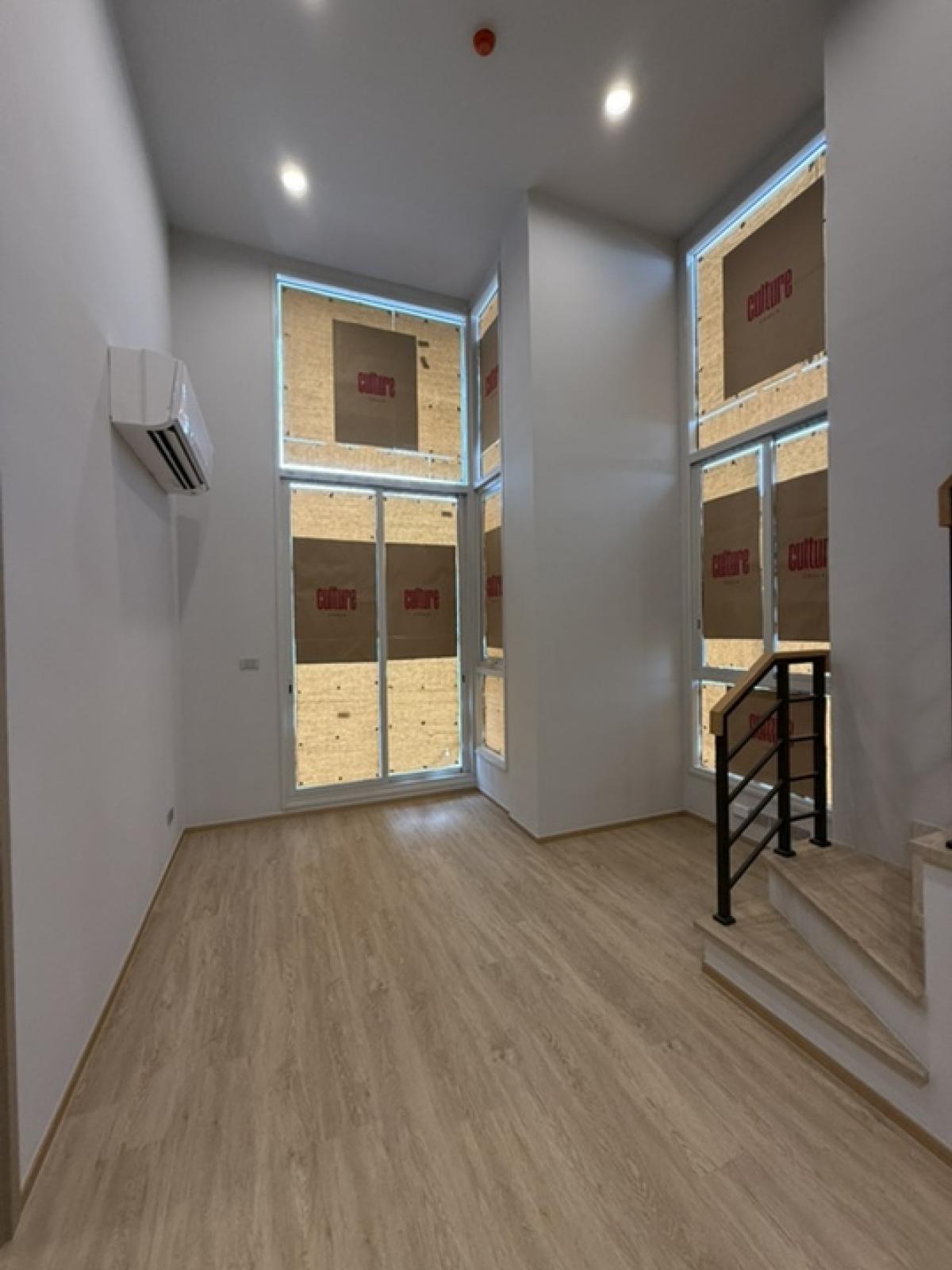 ขายดาวน์คอนโดสยาม จุฬา สามย่าน : ห้องสวย มุมดีที่สุด !! ขายดาวน์ด่วนมาก คัลเจอร์จุฬา สามย่าน สองห้องสองห้องน้ำ 66ตรม ถูกมาก 13,990,000 mb