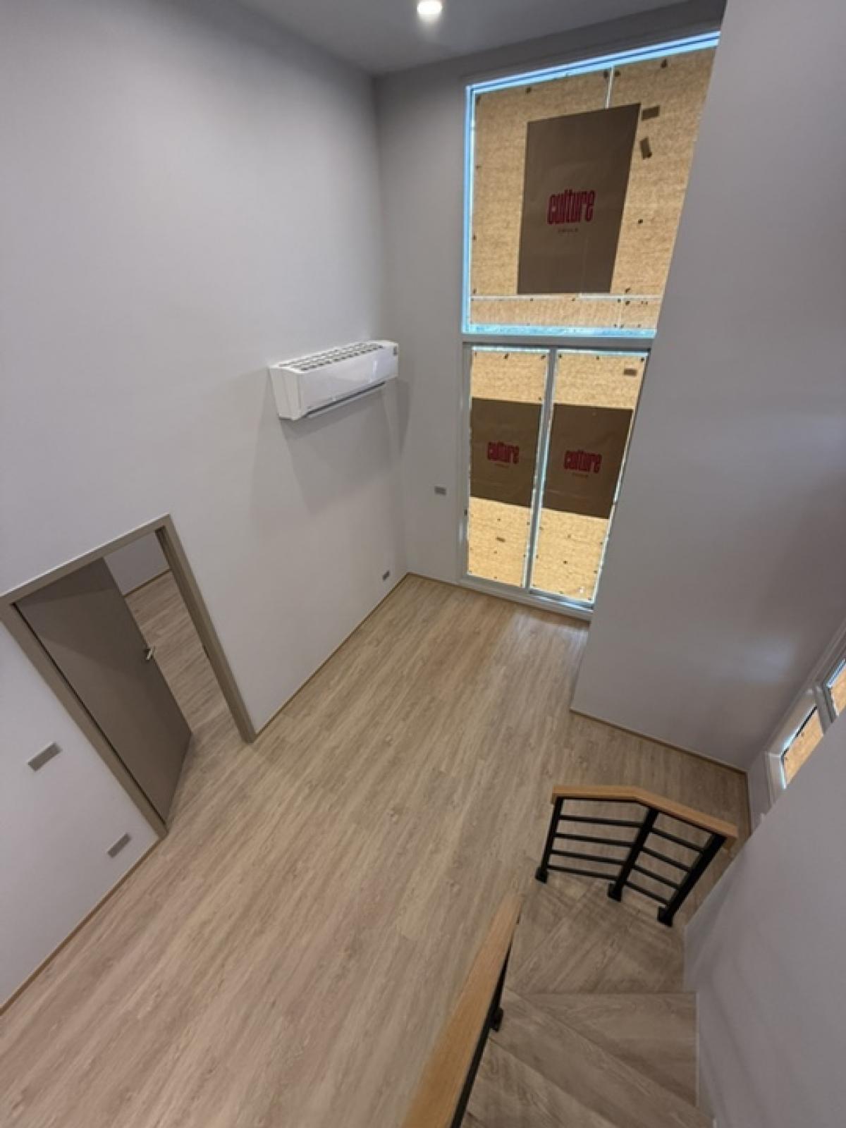 ขายดาวน์คอนโดสยาม จุฬา สามย่าน : ห้องสวย มุมดีที่สุด !! ขายดาวน์ด่วนมาก คัลเจอร์จุฬา สามย่าน สองห้องสองห้องน้ำ 66ตรม ถูกมาก 13,990,000 mb