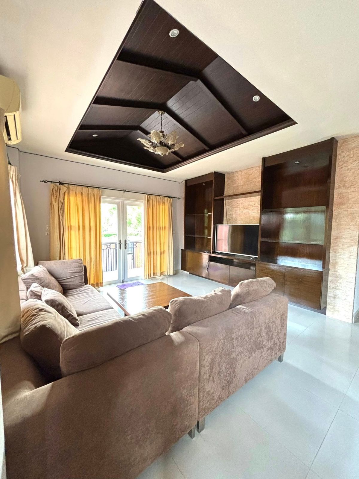 บ้านลาดพร้าว101 แฮปปี้แลนด์ : 🌟 ขาย/ให้เช่าบ้านเดี่ยว 2 ชั้น โครงการ Krongthong Villa Park ทำเลบางกะปิ ขนาดใหญ่ 3 ห้องนอน 3 ห้องน้ำ พร้อมที่จอดรถ 1-2 คัน ตกแต่งครบพร้อมเข้าอยู่ เหมาะสำหรับครอบครัว เดินทางสะดวก ใกล้ห้างสรรพสินค้า โรงเรียน โรงพยาบาล