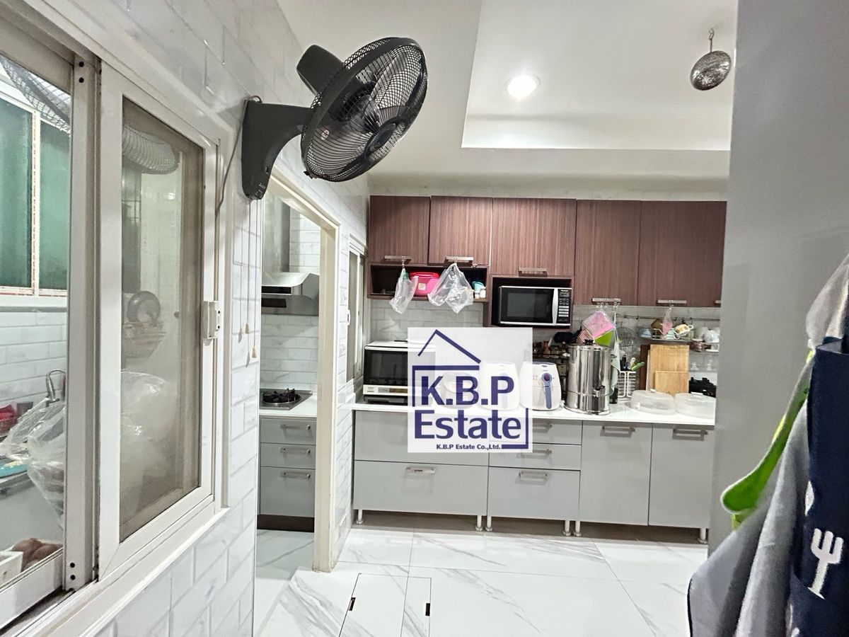 ขายทาวน์โฮมสาทร นราธิวาส : ขายบ้านกลางกรุงสาทร-นราธิวาส 4ชั้น 5 ห้องนอน 6 ห้องน้ำ 23.40ตร.วา /277 ตรม. นัดชมโทร.0645254286