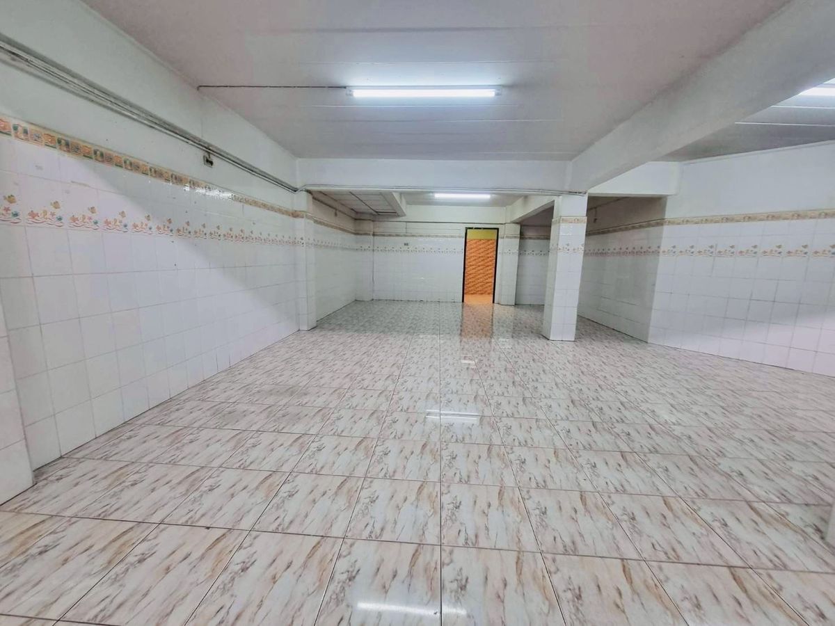 Shop HouseSamut Prakan,Samrong : Selling/ renting 2 commercial buildings, Soi Yu Suk, near Bang Mueang Municipality, Samut Prakan, Kanchana Code: T8224