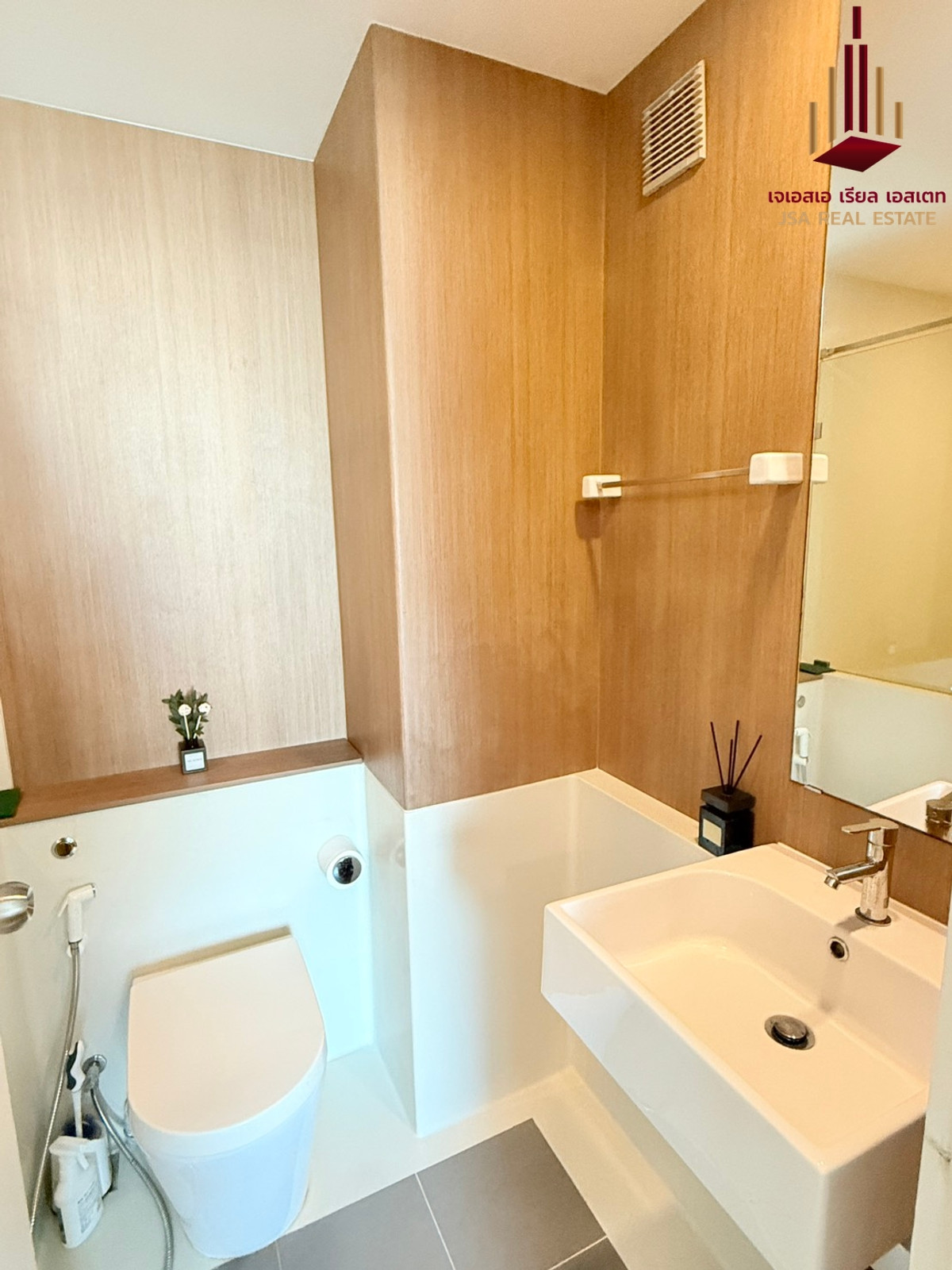 ให้เช่าคอนโดสาทร นราธิวาส : ✨ For Rent: Blossom Condo @ Sathorn Charoenrat Condo ✨ 💰 Only 30,000 THB/month