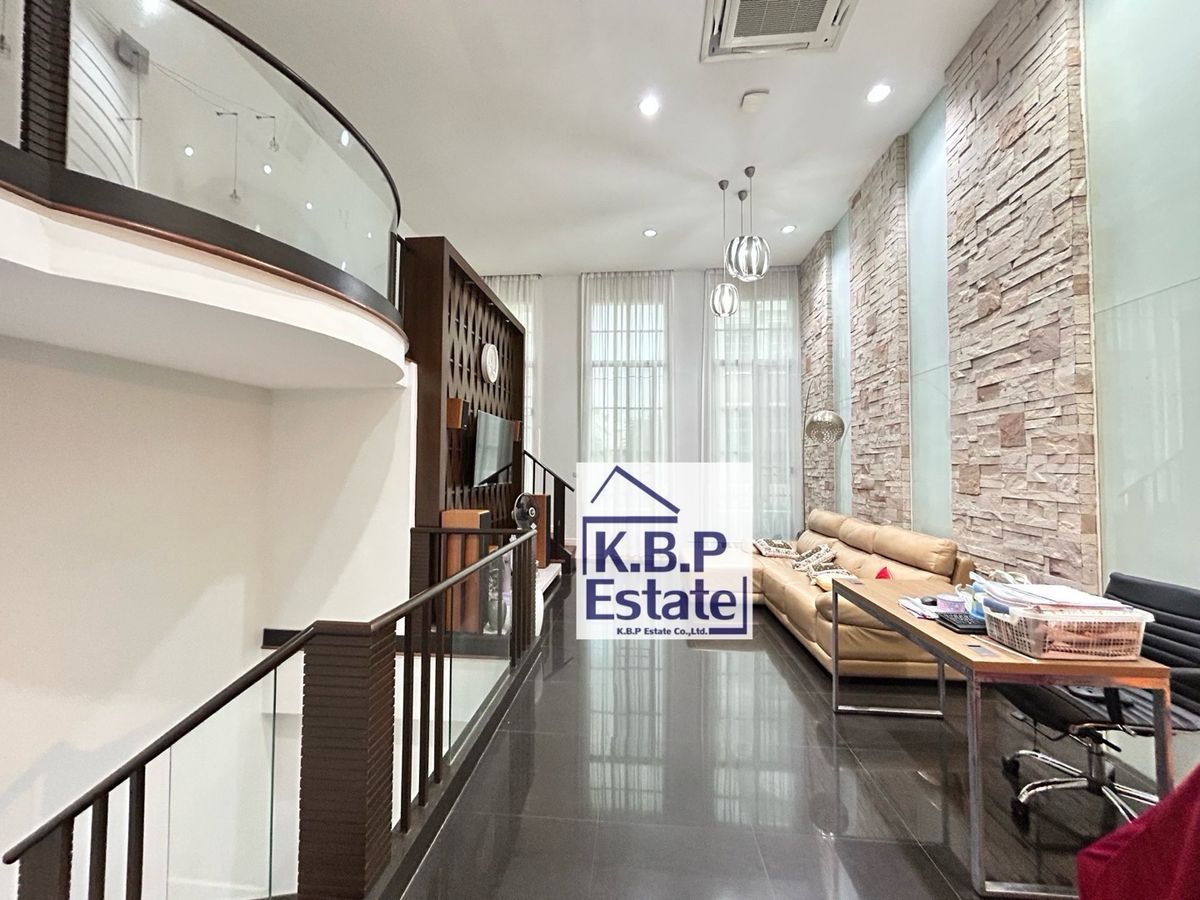 For SaleTownhomeSathorn, Narathiwat : House for sale in banKlang Krung-Narathiwat Village 4 Storey 5 bedrooms, 6 bathrooms, 23.40 sq.w. /277 sqm.Call.064525486