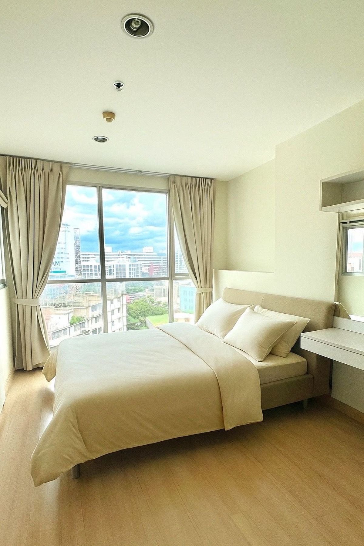 For RentCondoLadprao, Central Ladprao : 🔴17,000 ฿ 🔴 𝐋𝐢𝐟𝐞 @ 𝐋𝐚𝐝𝐩𝐫𝐚𝐨 𝟏𝟖┃ 𝟏𝟖┃ Life Ladprao 18 ✅ Near BTS Five Lat Phrao Intersection Happy service 🙏 Interested in greeting 𝙇𝙄𝙉𝙀 Mana (answer very quickly): 📱 Property code 6809-1206📱: ID LINE:@bbcondo88