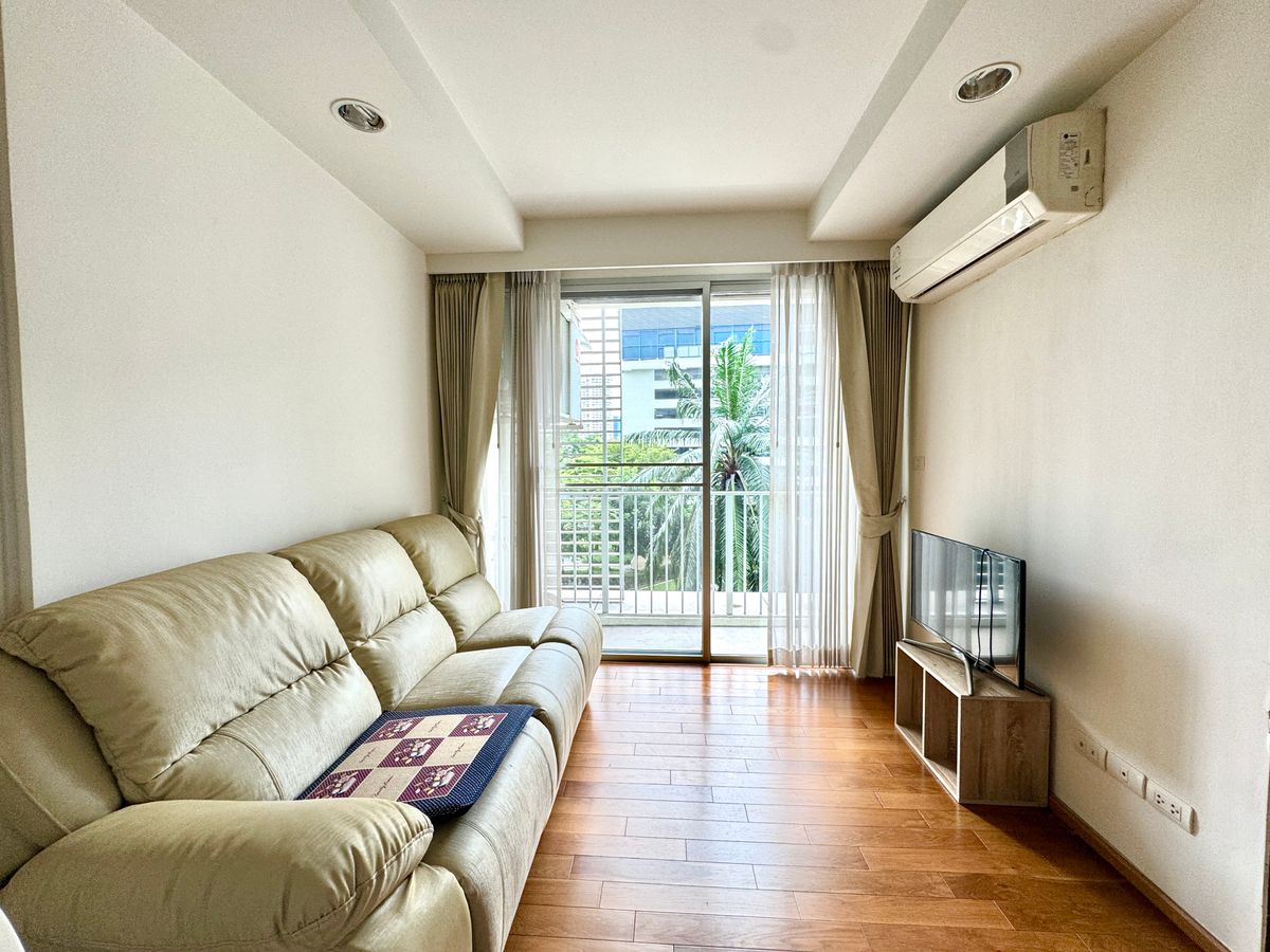 ให้เช่าคอนโดลาดพร้าว เซ็นทรัลลาดพร้าว : 1 bedroom ไซส์ใหญ่ เพียง 18,000 บาท 🔥 ให้เช่าคอนโด Abstracts BTS ห้าแยกลาดพร้าว ขนาด 45qm ห้องว่าง วิวสวย เฟอร์ครบ พร้อมเข้าอยู่ 📞 โทรเลย  065-2614622 แทมมี่