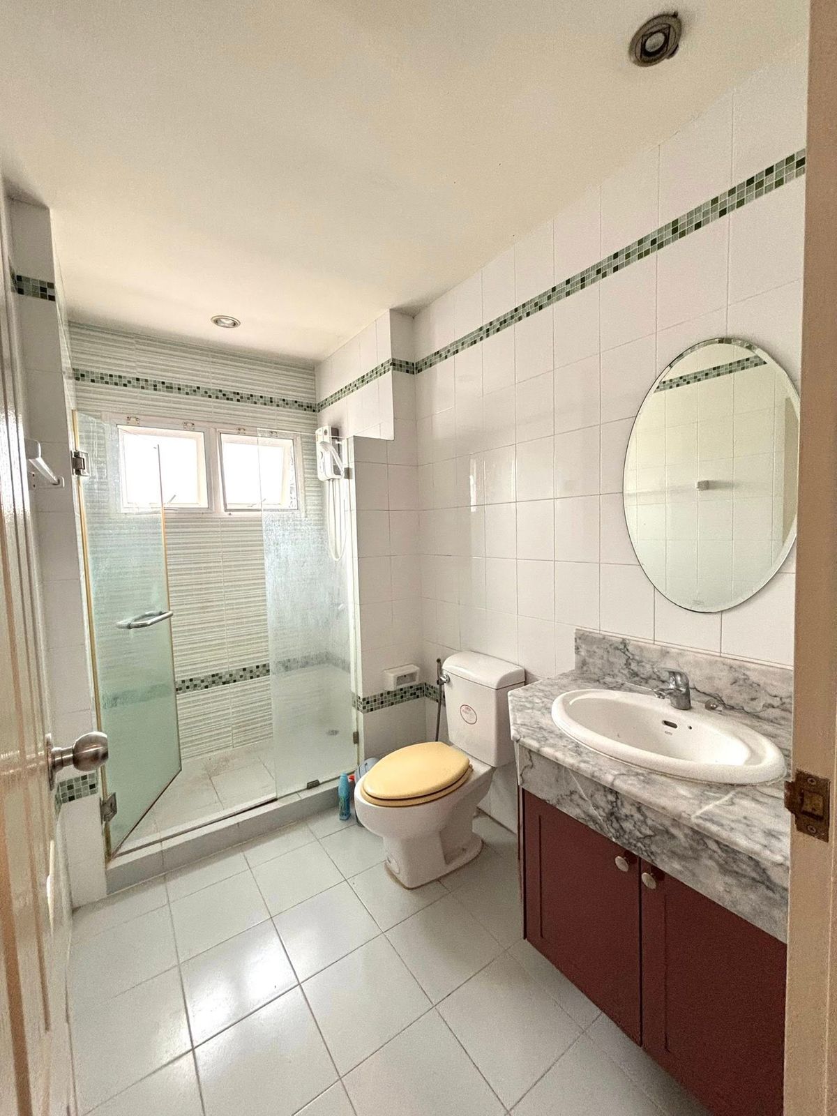 บ้านลาดพร้าว101 แฮปปี้แลนด์ : 🌟 ขาย/ให้เช่าบ้านเดี่ยว 2 ชั้น โครงการ Krongthong Villa Park ทำเลบางกะปิ ขนาดใหญ่ 3 ห้องนอน 3 ห้องน้ำ พร้อมที่จอดรถ 1-2 คัน ตกแต่งครบพร้อมเข้าอยู่ เหมาะสำหรับครอบครัว เดินทางสะดวก ใกล้ห้างสรรพสินค้า โรงเรียน โรงพยาบาล