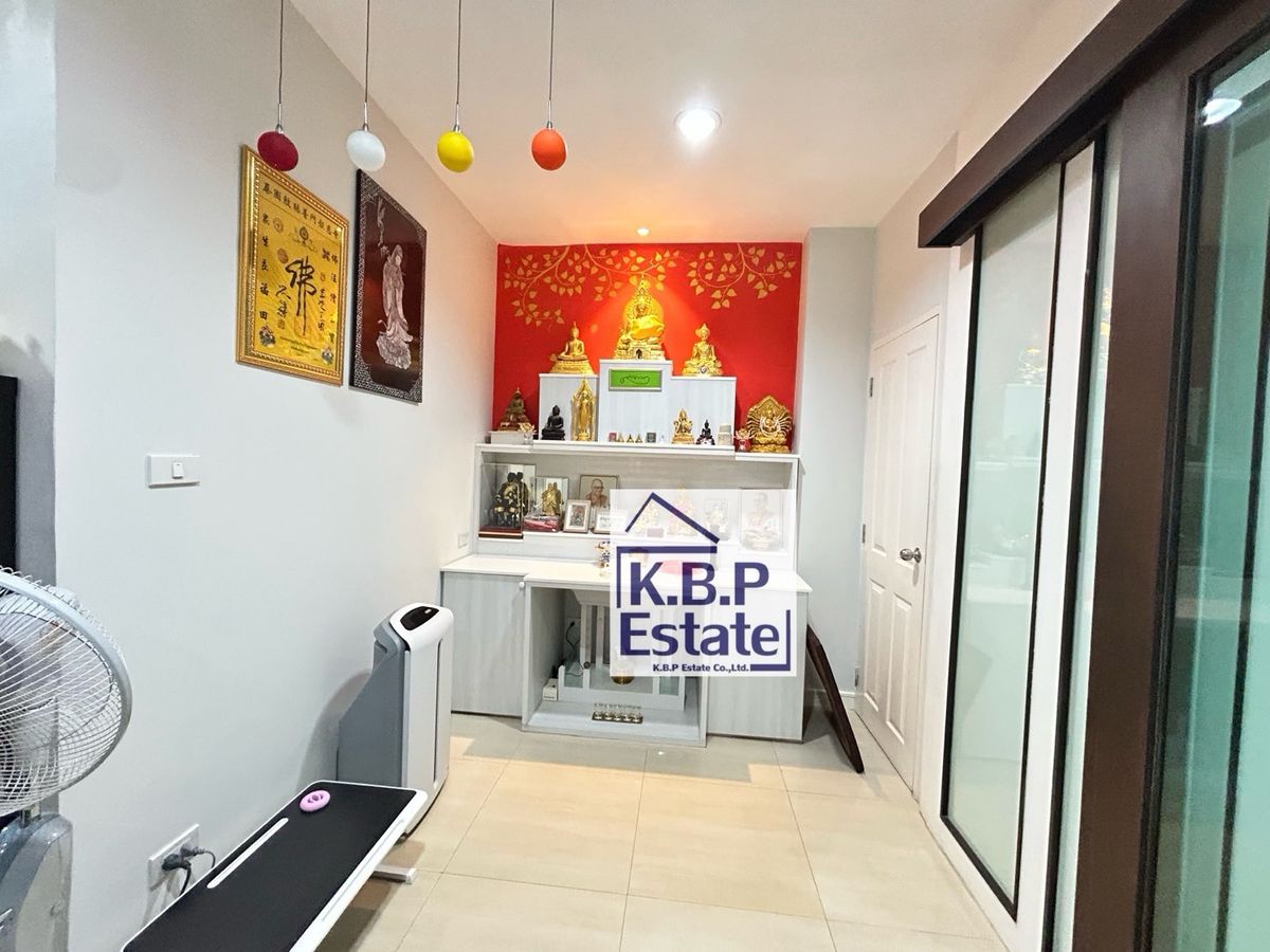 ขายทาวน์โฮมสาทร นราธิวาส : ขายบ้านกลางกรุงสาทร-นราธิวาส 4ชั้น 5 ห้องนอน 6 ห้องน้ำ 23.40ตร.วา /277 ตรม. นัดชมโทร.0645254286