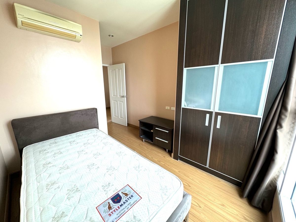 For RentCondoSathorn, Narathiwat : Available: The Complete Narathiwat Condo, large 2-bedroom, 2-bathroom unit.