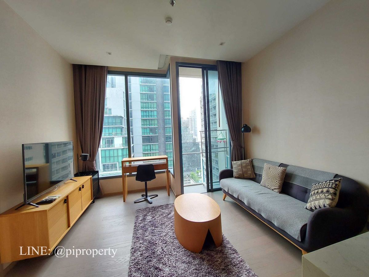 For RentCondoSukhumvit, Asoke, Thonglor : Nice 1 Bedroom unit for rent in the Esse Asoke. Fully furnished and ready to move in. Top location in Asoke with BTS and MRT systems.