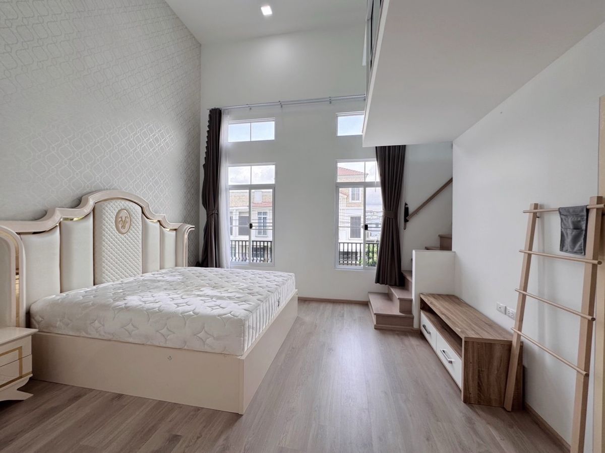 ให้เช่าทาวน์โฮมบางนา แบริ่ง ลาซาล : 💥ForRent💥3Bed • Indy Bangna-Ramkhamhang 2 🏡 Near Mega Bangna ✨ Duplex ‼️Corner House with Private Garden 🌳 Ready to move in ‼️