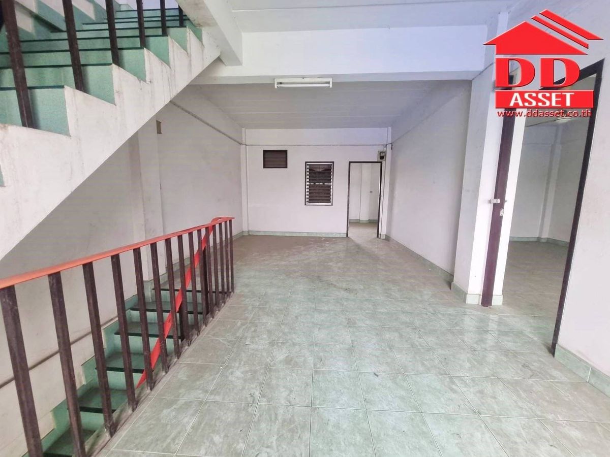 Shop HouseSamut Prakan,Samrong : Selling/ renting 2 commercial buildings, Soi Yu Suk, near Bang Mueang Municipality, Samut Prakan, Kanchana Code: T8224